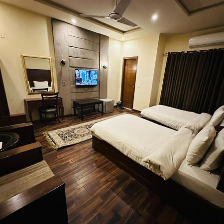 Shelton'S Rezidor Lahore Exterior photo