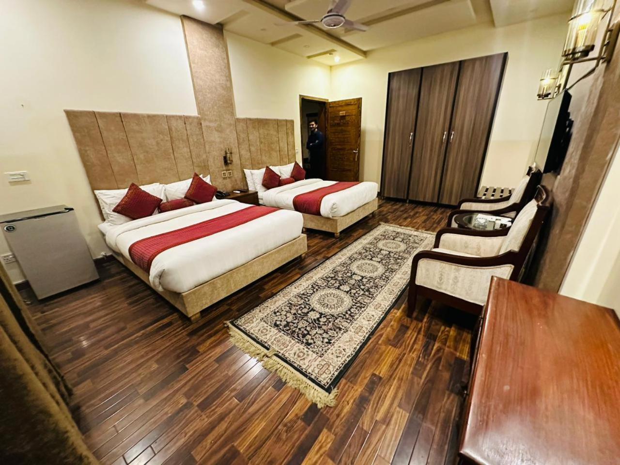 Shelton'S Rezidor Lahore Exterior photo