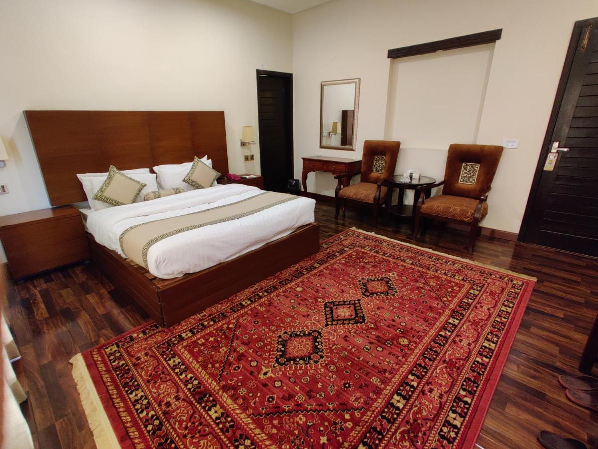 Shelton'S Rezidor Lahore Exterior photo