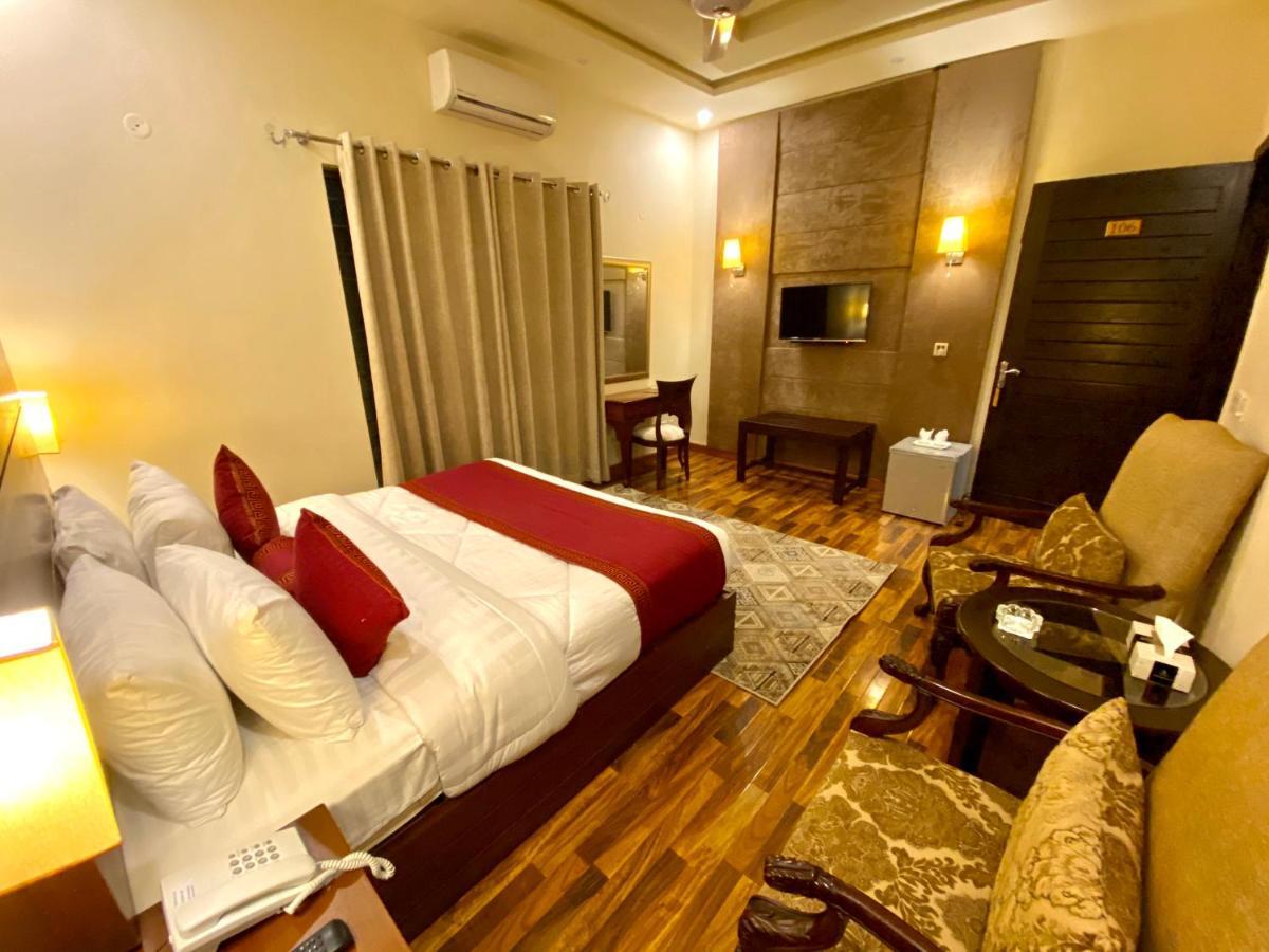 Shelton'S Rezidor Lahore Exterior photo